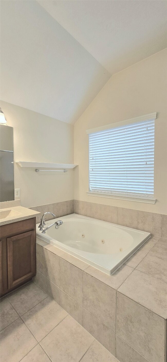 Building Photo - 12846 Northpointe Bend Dr