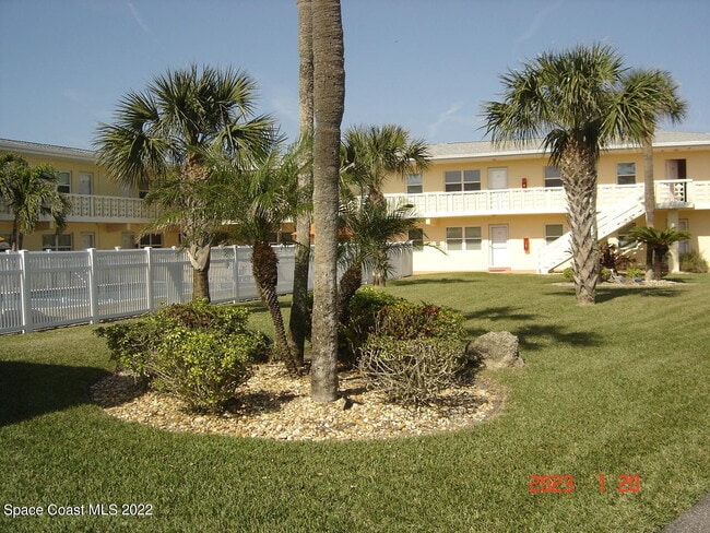 Building Photo - 7801 Ridgewood Ave