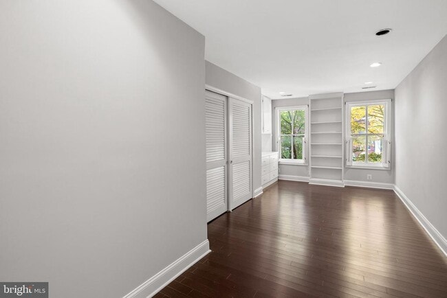 Building Photo - 1257 35th St NW