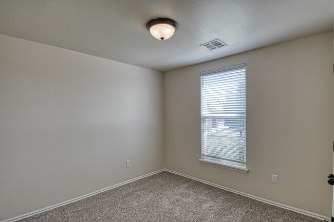 Building Photo - 11141 SW 39th Ct