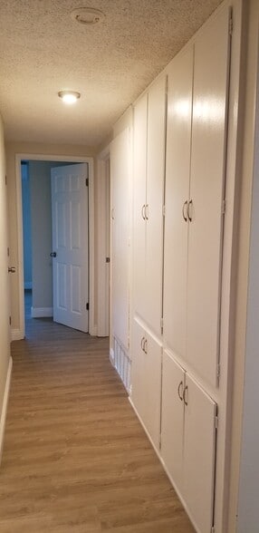 Building Photo - 2042 Evergreen St