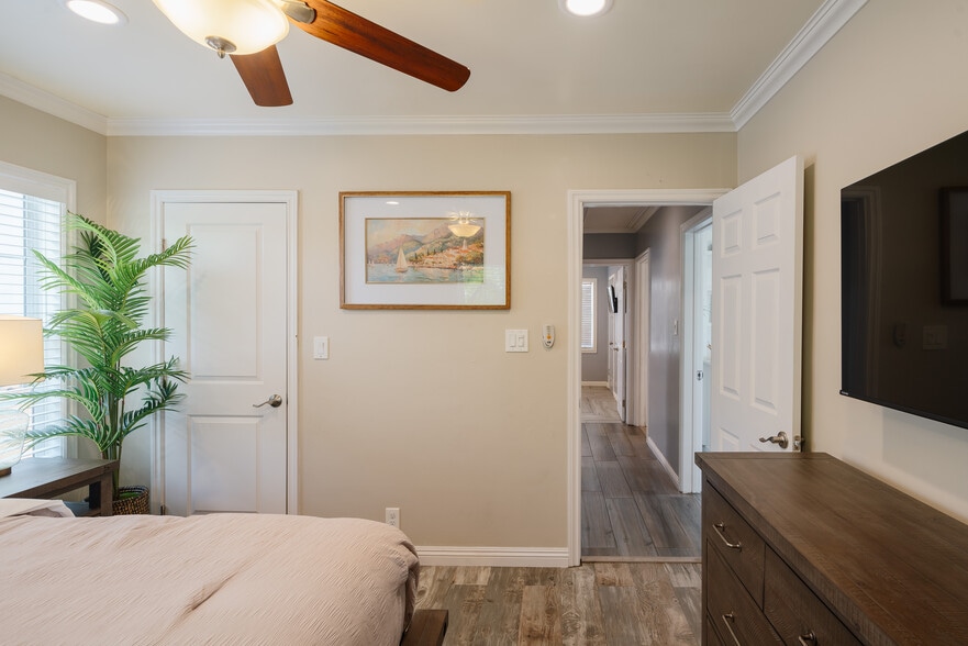 Building Photo - 4009 Centralia St