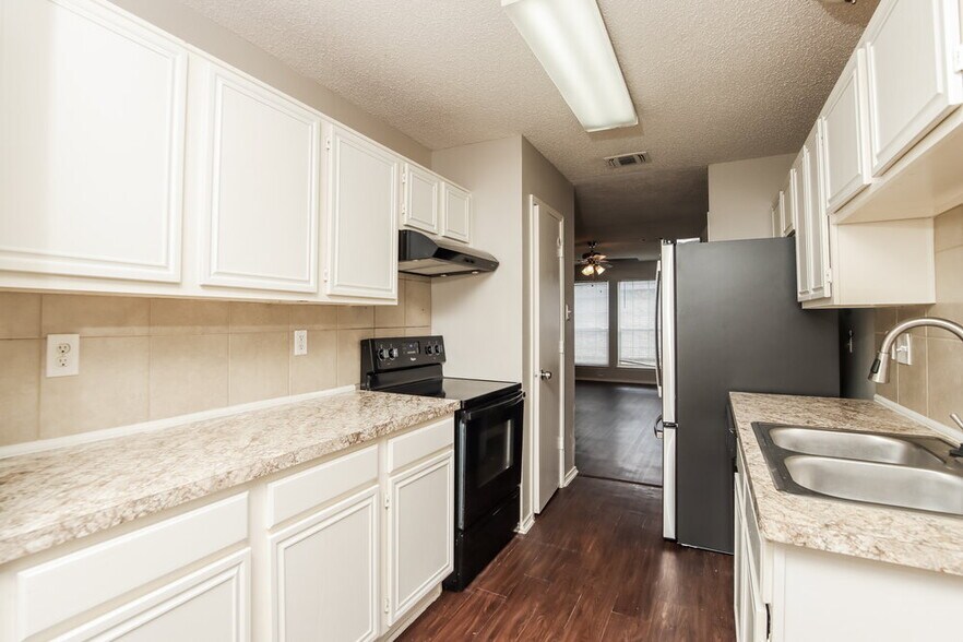 Building Photo - 12248 Ortega St