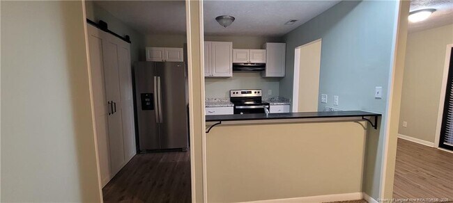 Building Photo - 667 Bartons Landing Pl