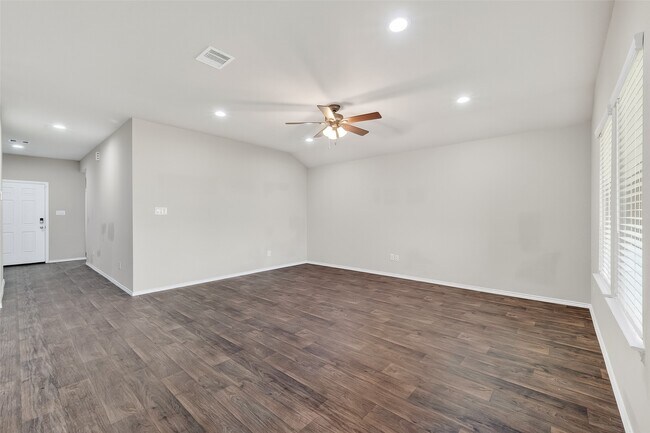 Building Photo - 20926 Belmont Village Wy