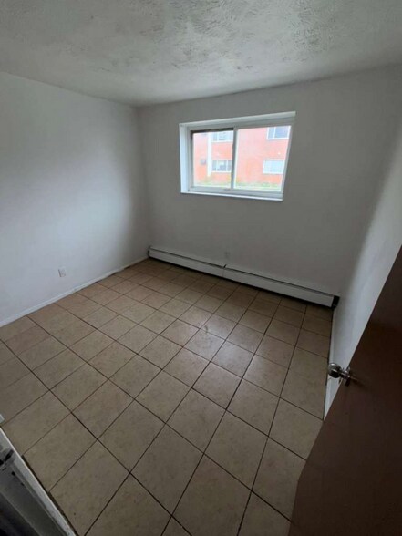 Building Photo - 14815 Euclid Ave