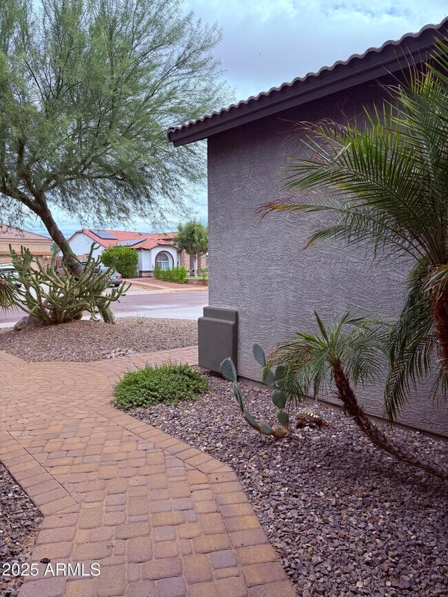 Building Photo - 3123 W Melody Dr