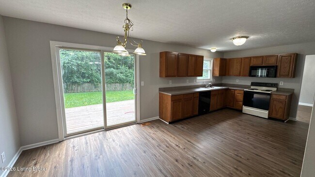 Building Photo - 7421 Spring Run Dr