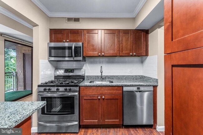 Building Photo - 6099 Majors Ln