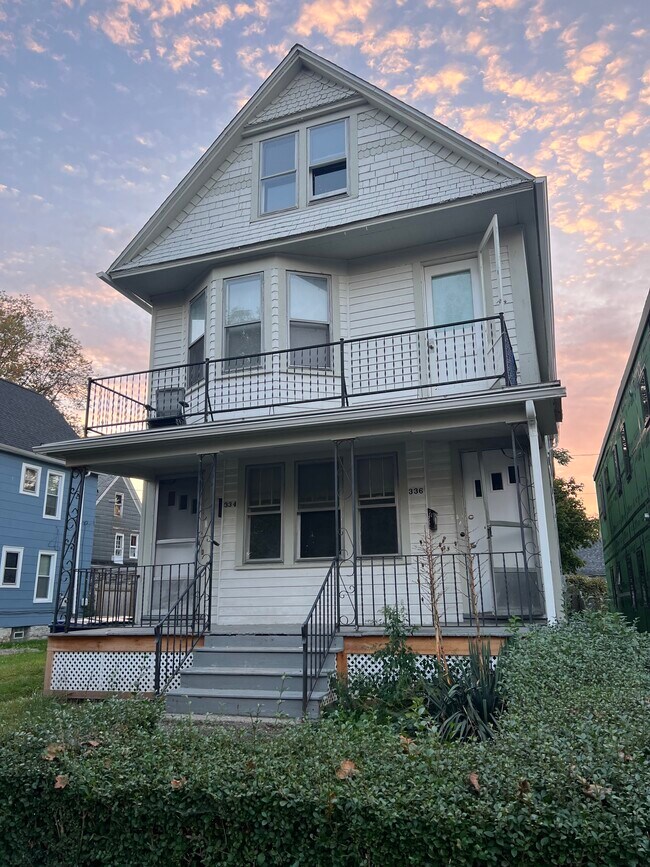 Primary Photo - 334/336 Parkdale Ave.