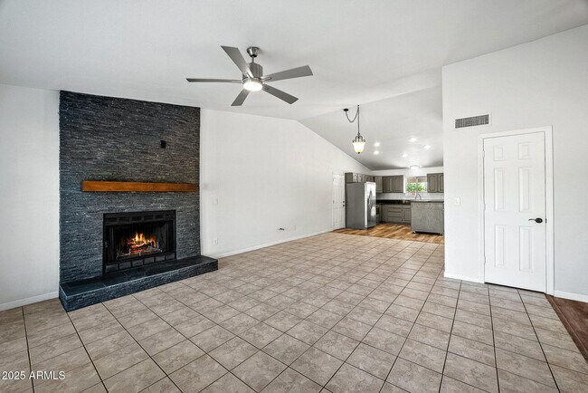 Building Photo - 6039 E Skinner Dr