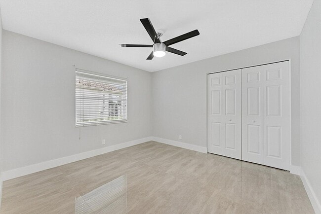 Building Photo - 20094 W Key Dr