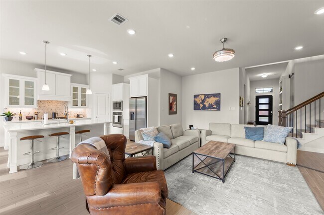 Building Photo - 1939 Shallow Canyon Ln