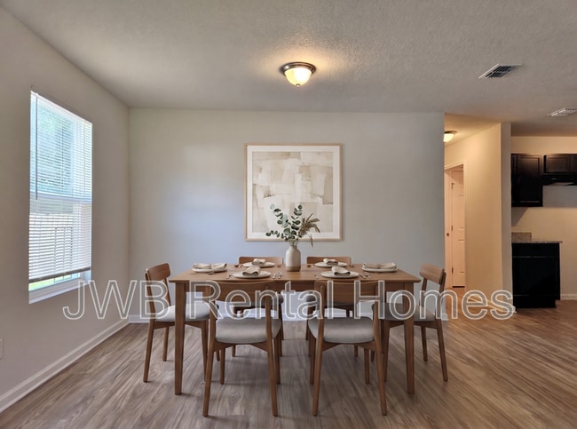 Building Photo - 8015 Mattox Ave