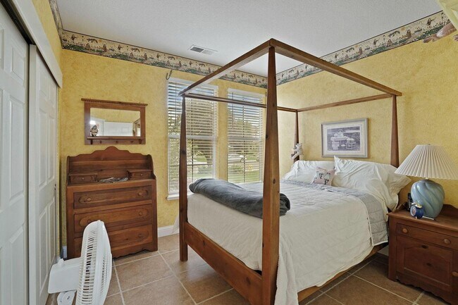 Building Photo - 549 Glenbriar Cir