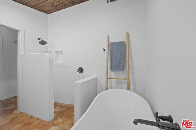 Building Photo - 251 N Encinal Ave