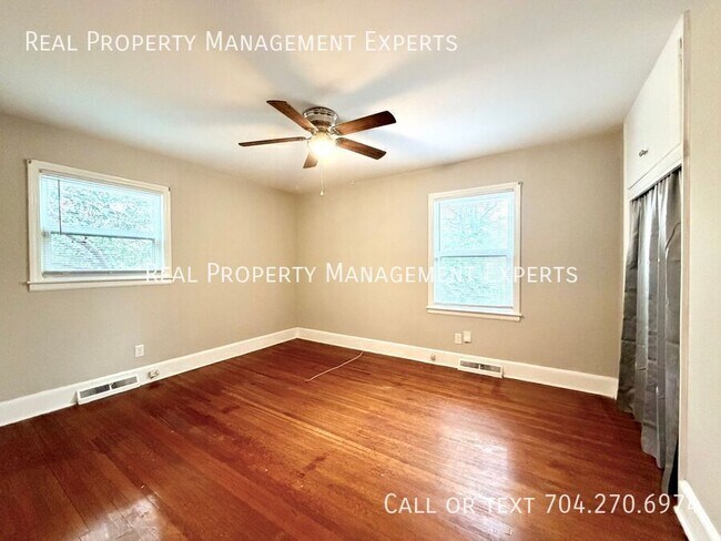 Building Photo - 3930 Carlyle Dr