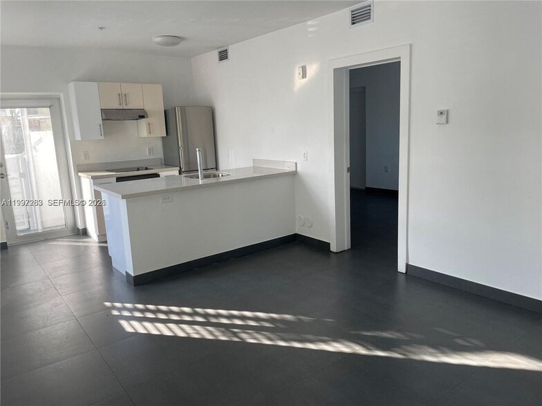 Building Photo - 1600 Euclid Ave