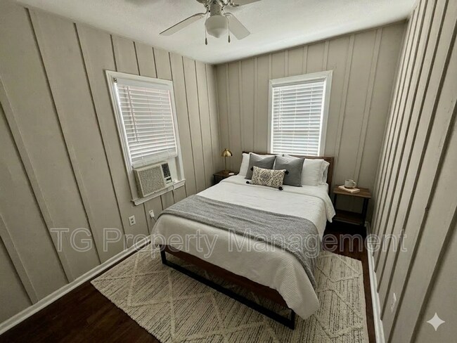 Building Photo - 5687 Akra Ave