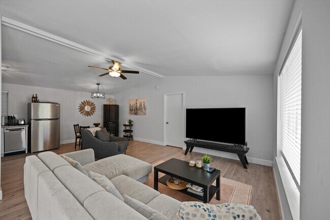 Building Photo - 3509 C Rd