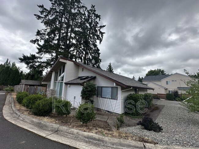 Building Photo - 7730 SW Eaker Pl