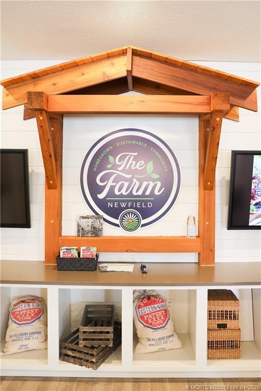 Building Photo - 950 SW Pr Ave