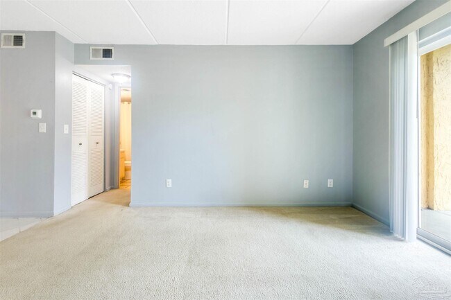 Building Photo - 209 W Miracle Strip Pkwy