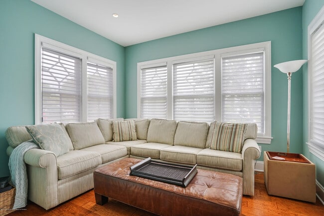 Building Photo - 108 Neptune Pl