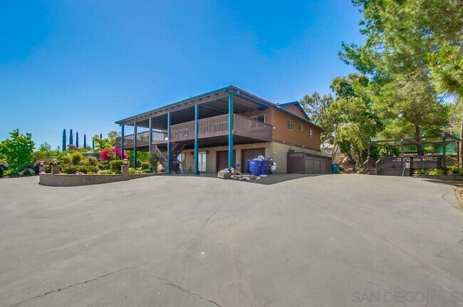 Building Photo - 145 La Cresta Heights Rd