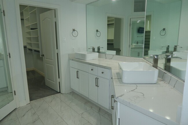 Building Photo - 12211 Summerland Ridge Ln