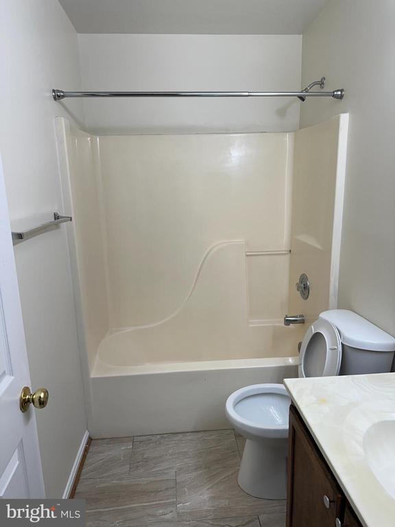 Building Photo - 11130 Hollowbrook Rd