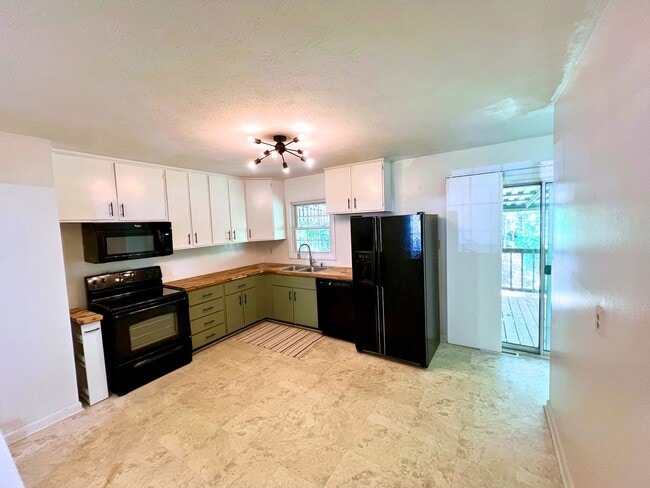 Building Photo - Swannanoa - Rent Includes All Utilities and Internet!