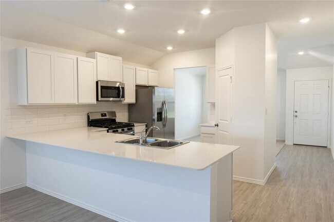 Building Photo - 153 Sormonne Lp