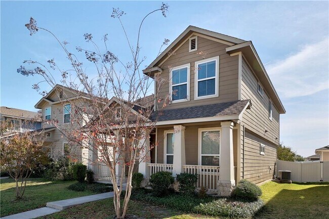 Building Photo - 930 Alamo Plaza Dr