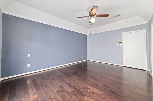 Building Photo - 214 Brocket Pl