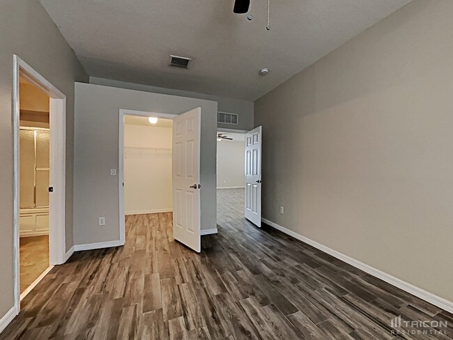 Building Photo - 6705 Cambridge Park Dr