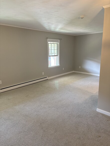 Living/Dining Room - 175 Pine St