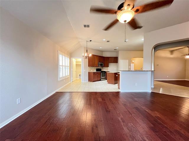 Building Photo - 505 Maverick Dr