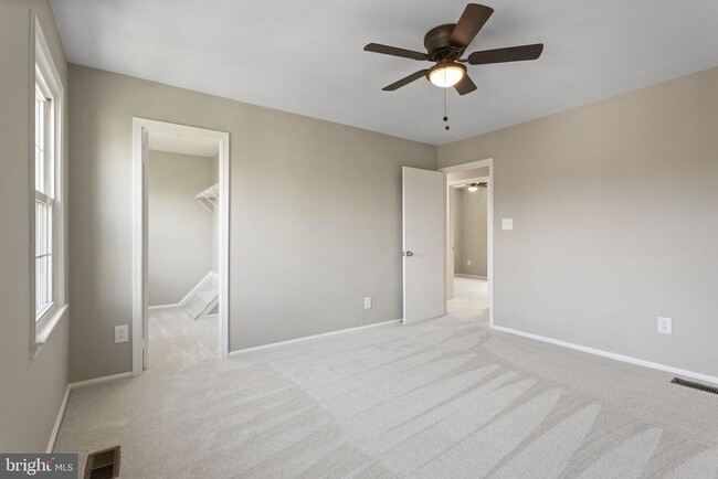 Building Photo - 941 Sherwood Ct