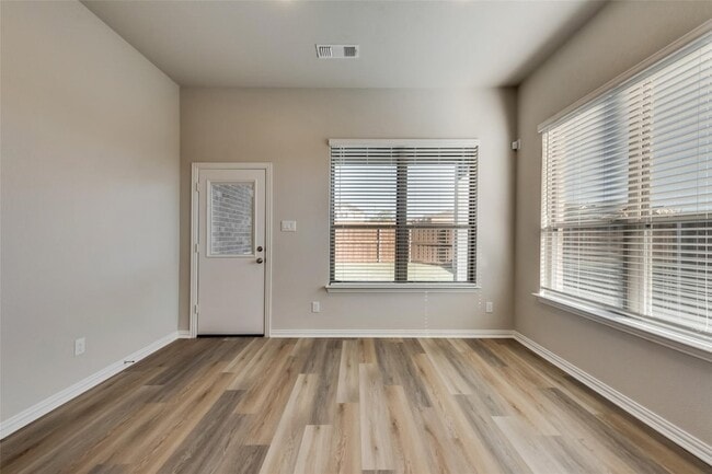 Building Photo - 1127 Mesa St