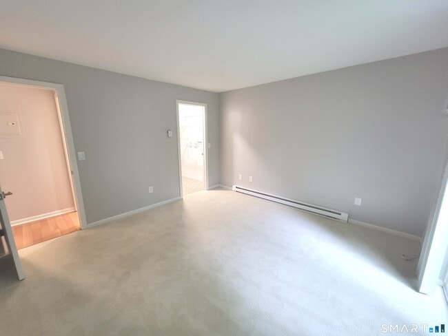 Building Photo - 303 Willow Springs
