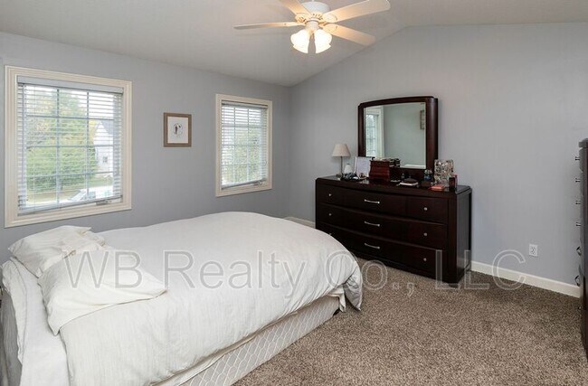 Building Photo - 4519 Meadow Valley Dr