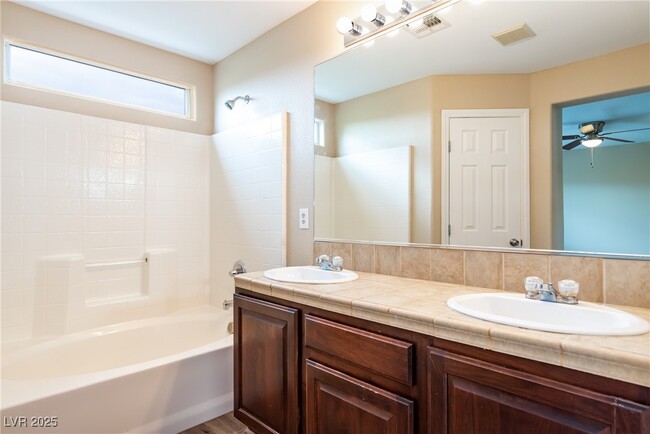 Building Photo - 830 Blushing Rose Pl