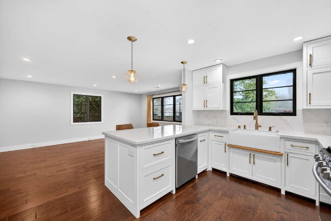 Building Photo - Not your average Davis rental.