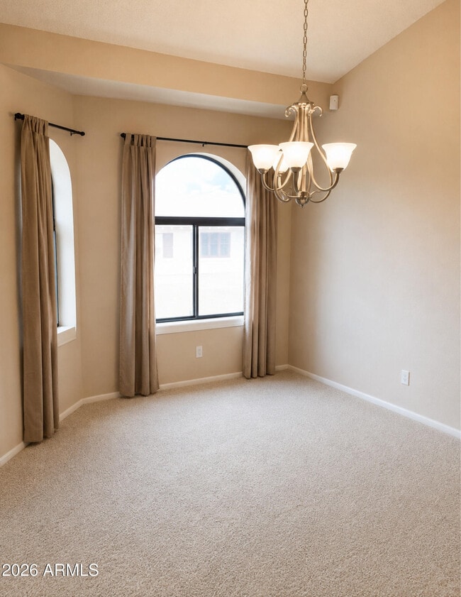 Building Photo - 850 S River Dr