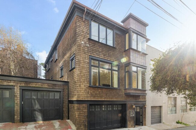 Primary Photo - 19 Wilmot St