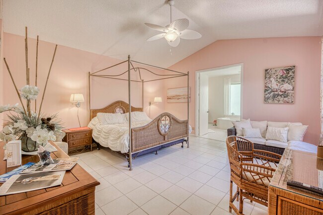 Building Photo - 10080 Dover Carriage Ln