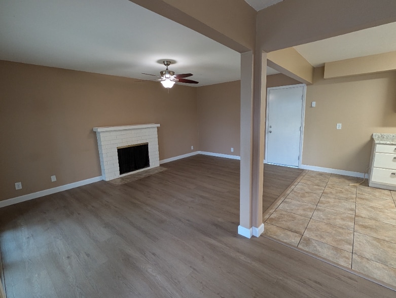 Building Photo - 3022 W San Gabriel Ave