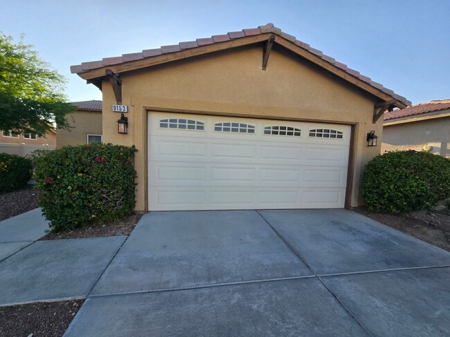 Building Photo - 3 Bedroom 2 Bath located in Mountain View DHS