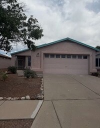 Building Photo - 4611 S Foxdale Dr